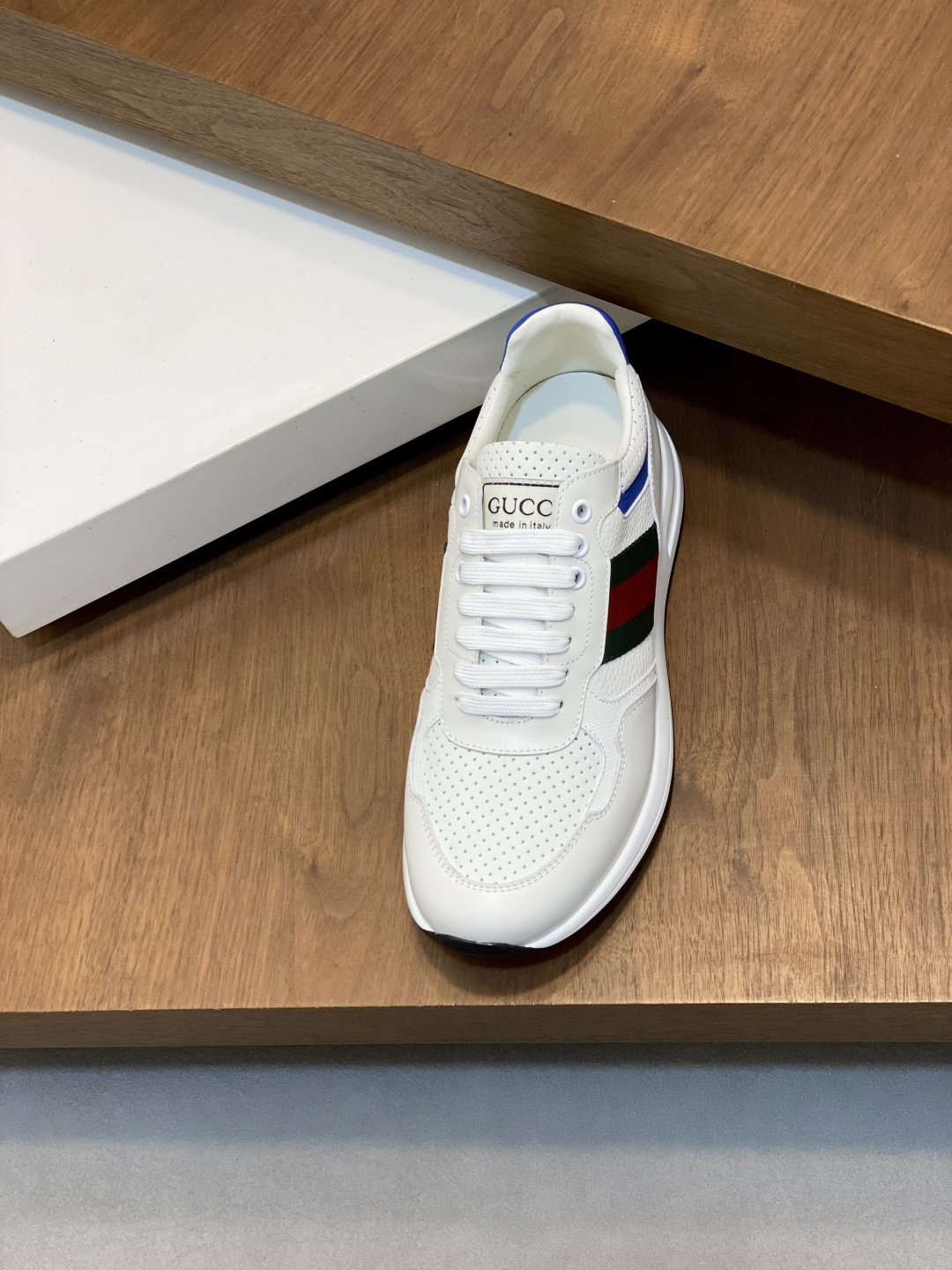Gucci休闲运动鞋