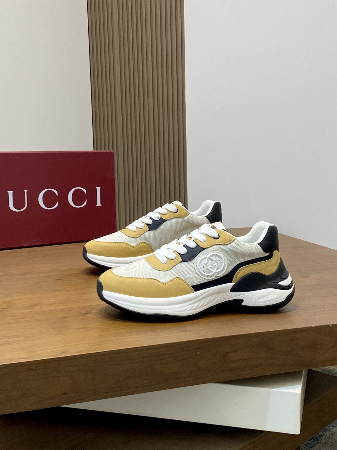 Gucci复古老花老爹鞋